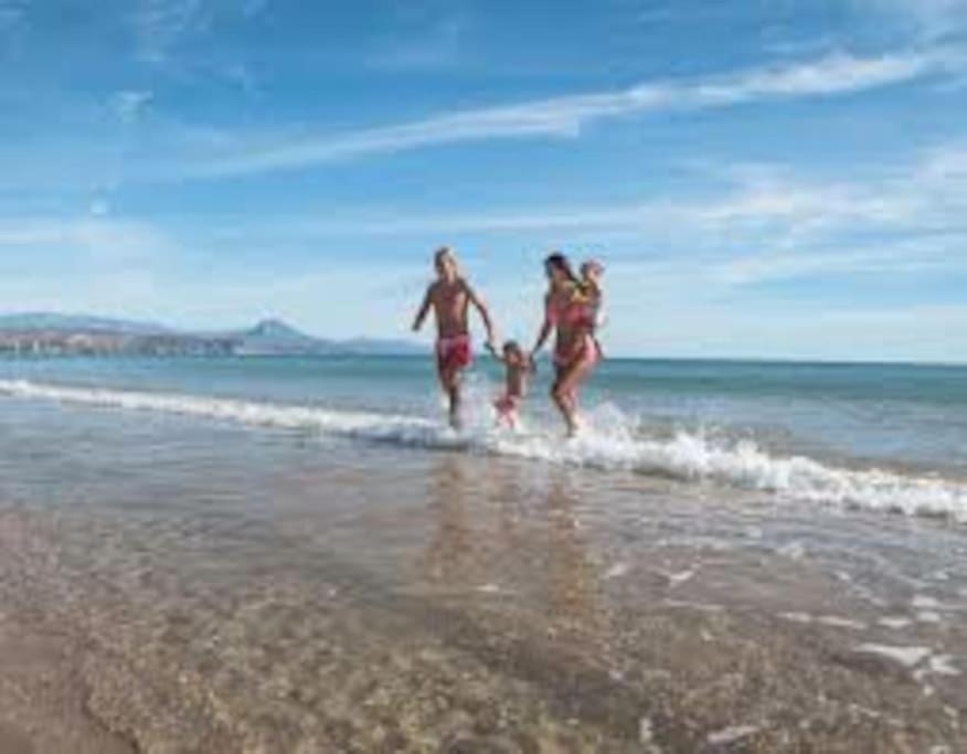 A 1 Minuto De La Playa Del Campello Apartment Exterior photo